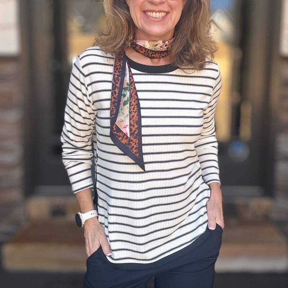 Cabi Simone Scarf - Picture 9 of 14